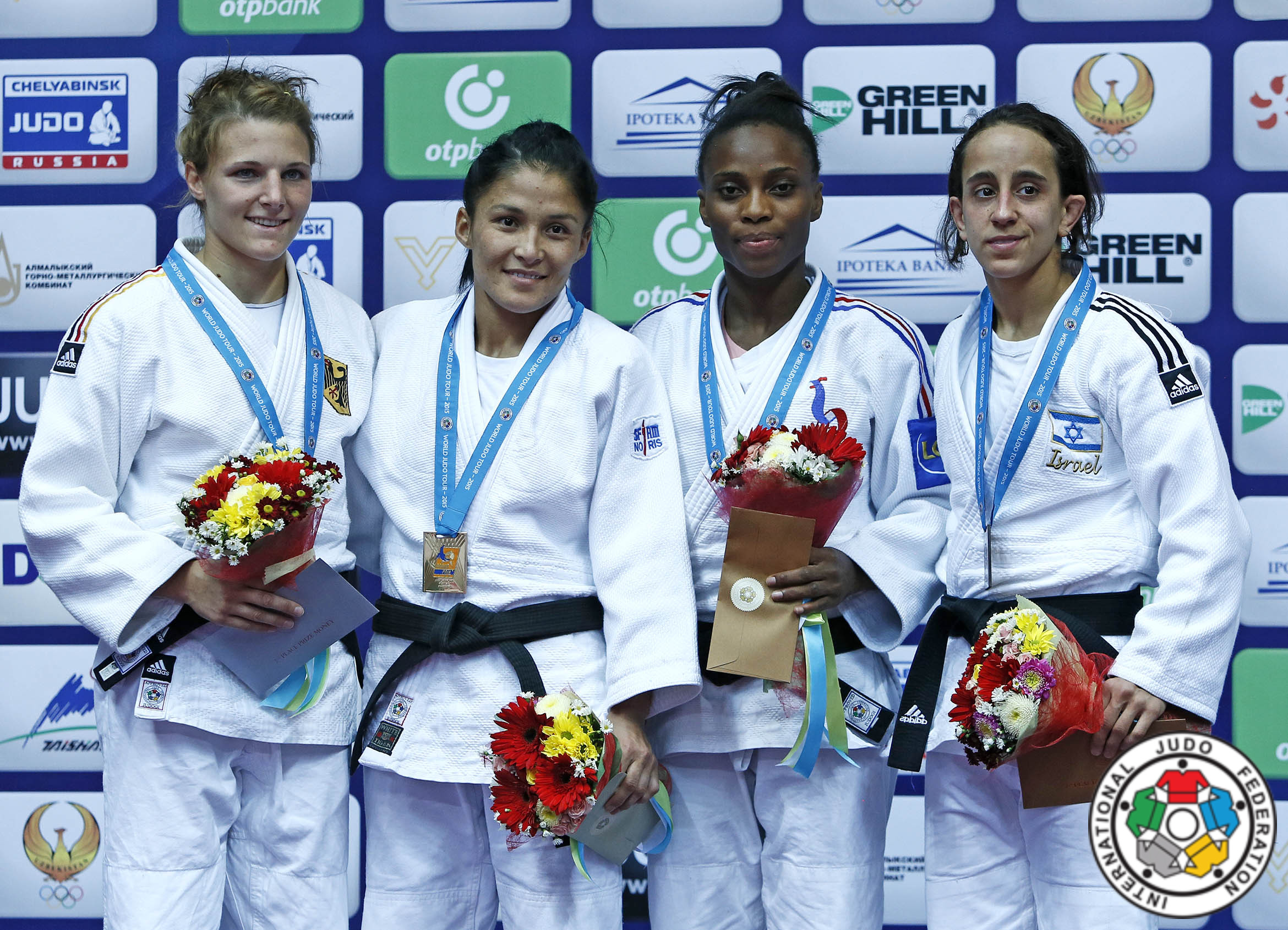 20151001_Tashkent_final52_ERTL, Maria (GER) - BABAMURATOVA, Guibadau (TKM)_podium